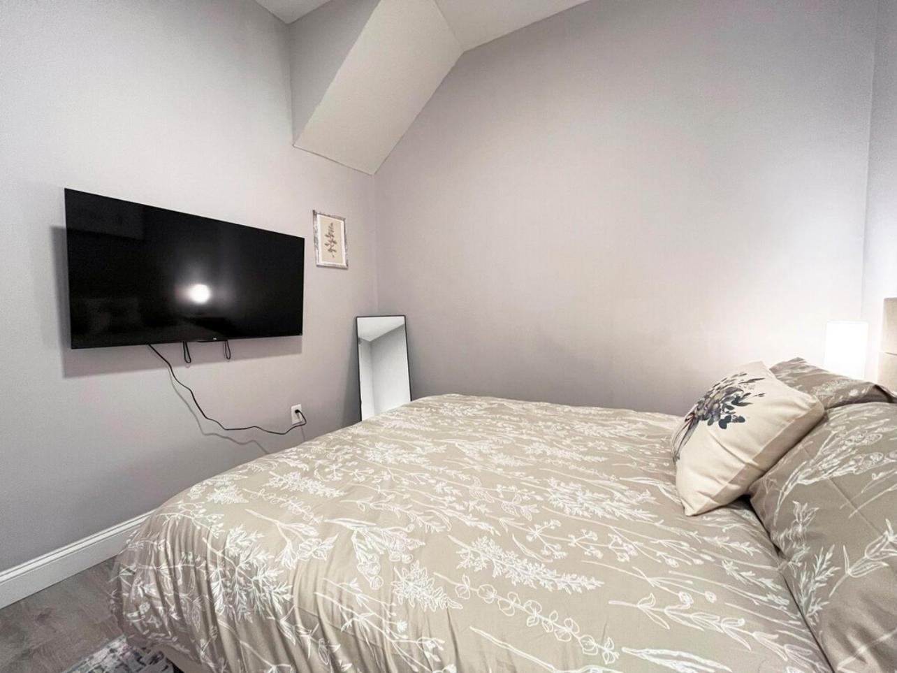 Local Modern Getaway - Ground Floor Apartman Cleveland Kültér fotó